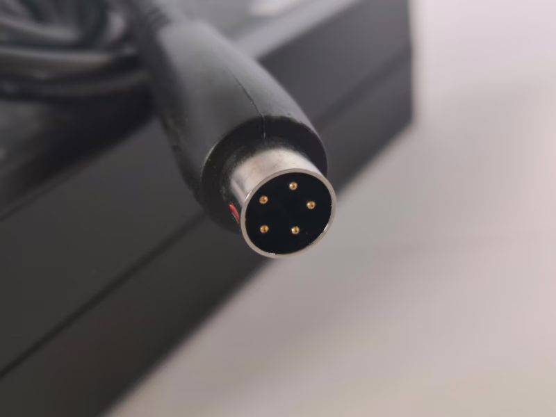 Ładowarka do Roweru Elektrycznego 36V 2A 5 Pinowa Metalowa Wtyczka Stella Typ 2